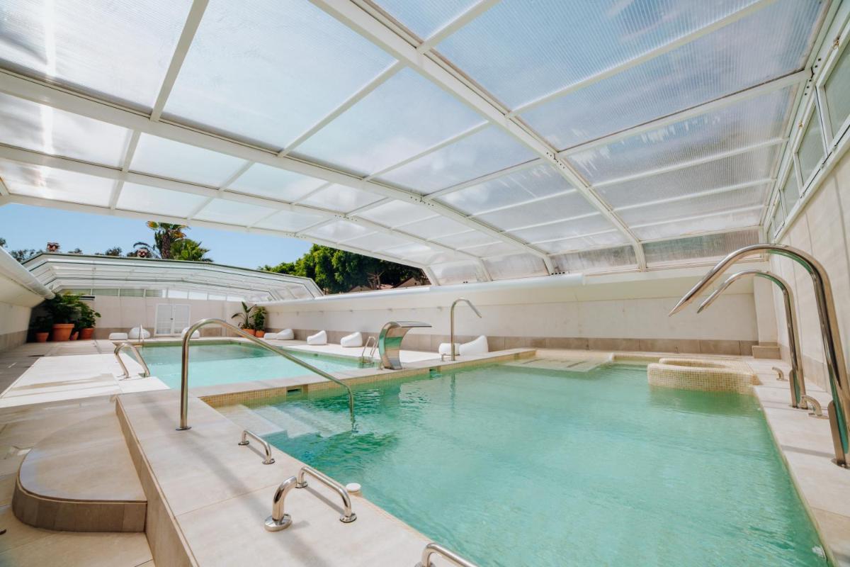 Piscina en o cerca de Alannia Guardamar
