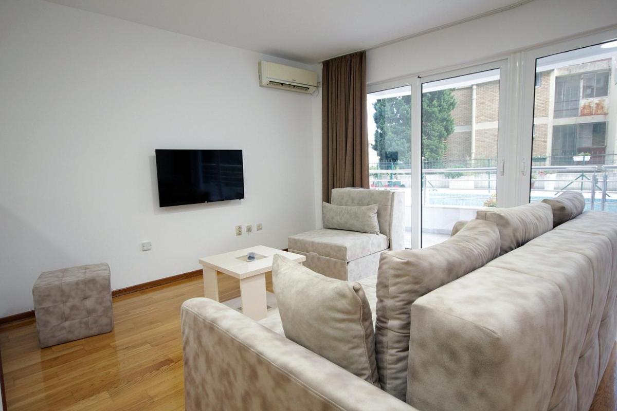 Holiday apartments Petrovac - Housity