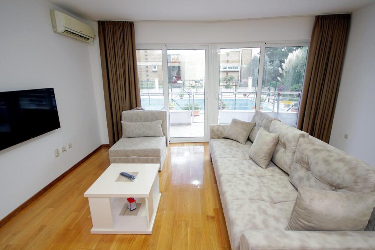 Holiday apartments Petrovac - Housity