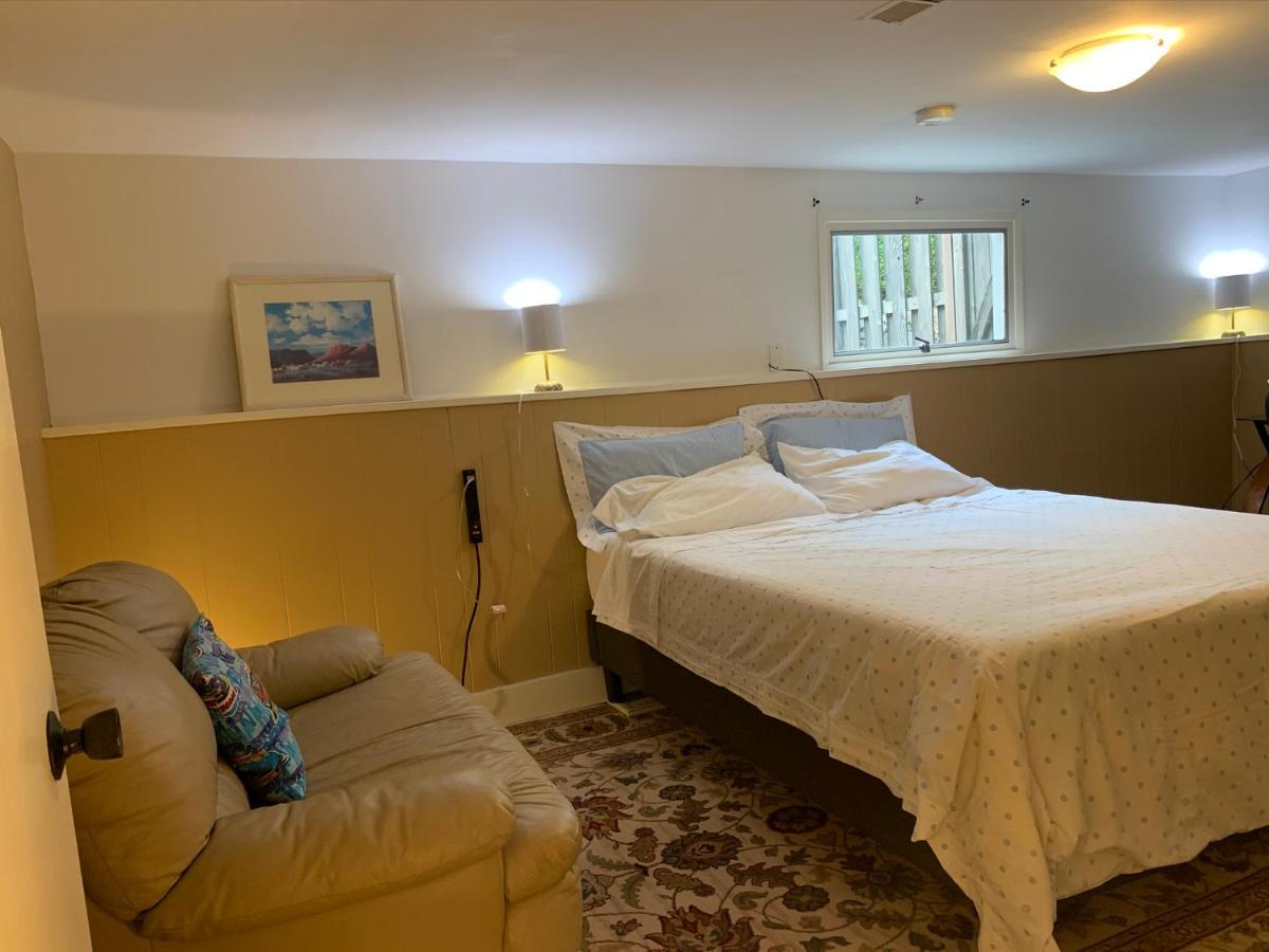 Private Suite 3 Bedrooms&Living near U-District - Housity