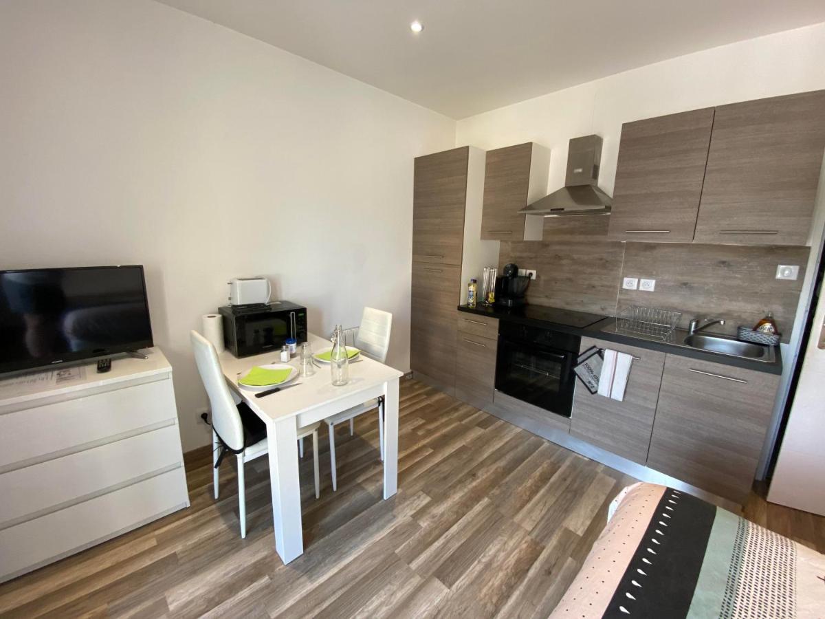 Legend- Parking privé Gratuit- Terrasse privée- Wifi - Convert - Alimentec - Housity