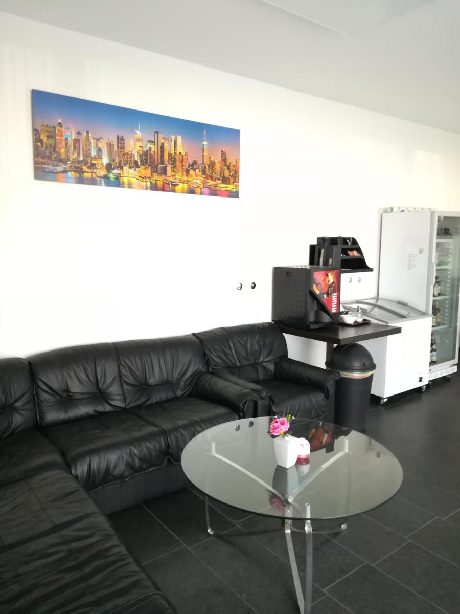 Jura Hotel - Housity