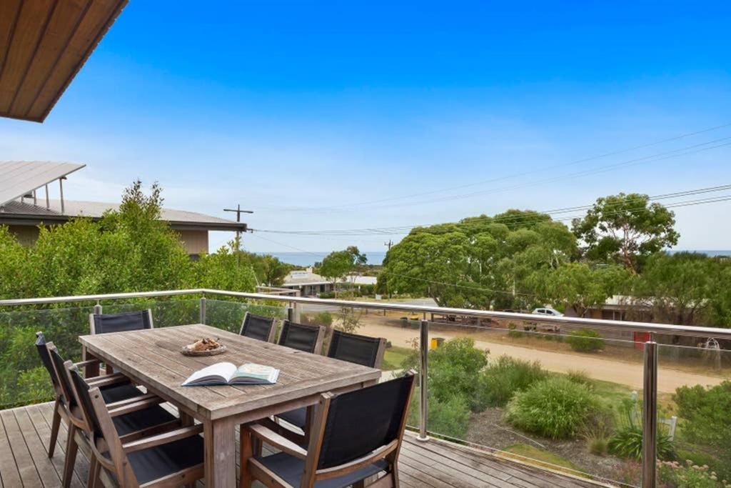 Aires Coastal Beach House Luxury with Ocean Views - Housity
