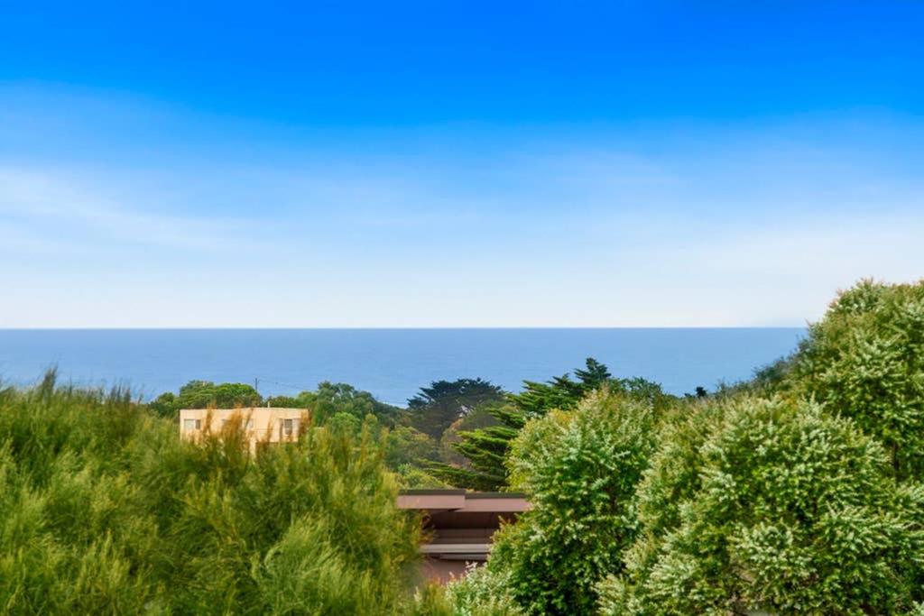 Aires Coastal Beach House Luxury with Ocean Views - Housity