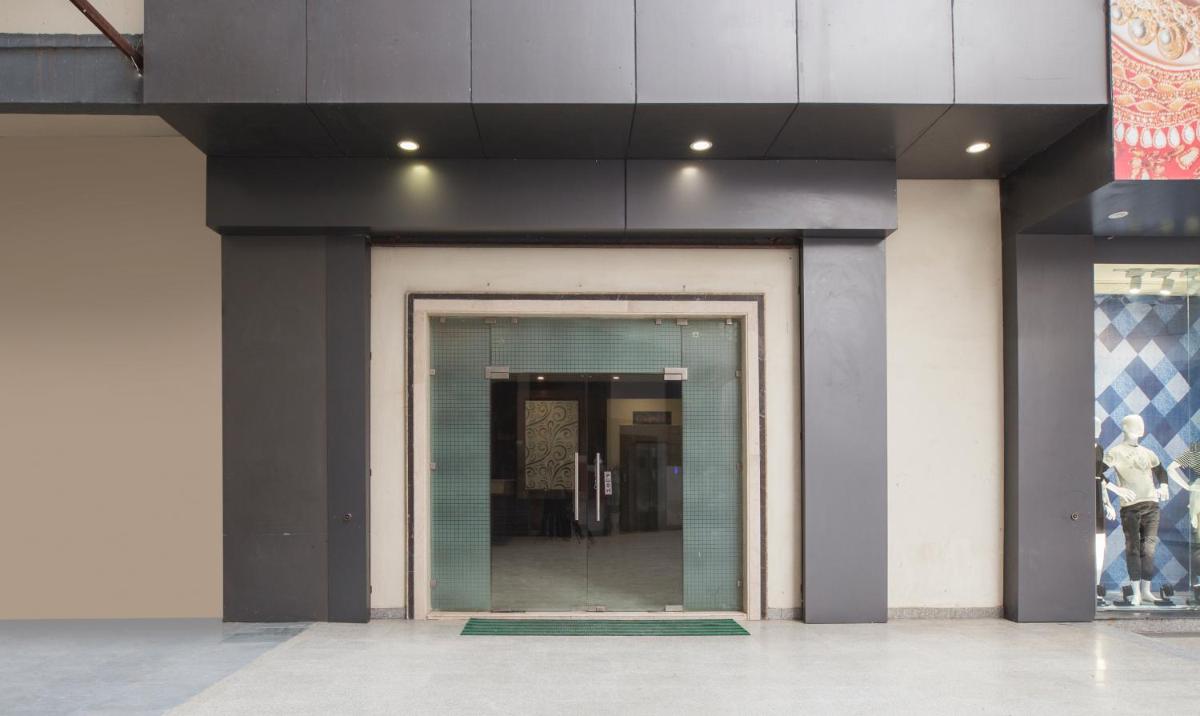 Hotel City Square By KeyMagics - Housity