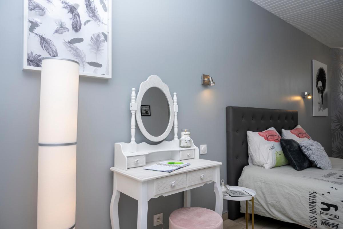 Une HALTE Quelque PART - Housity