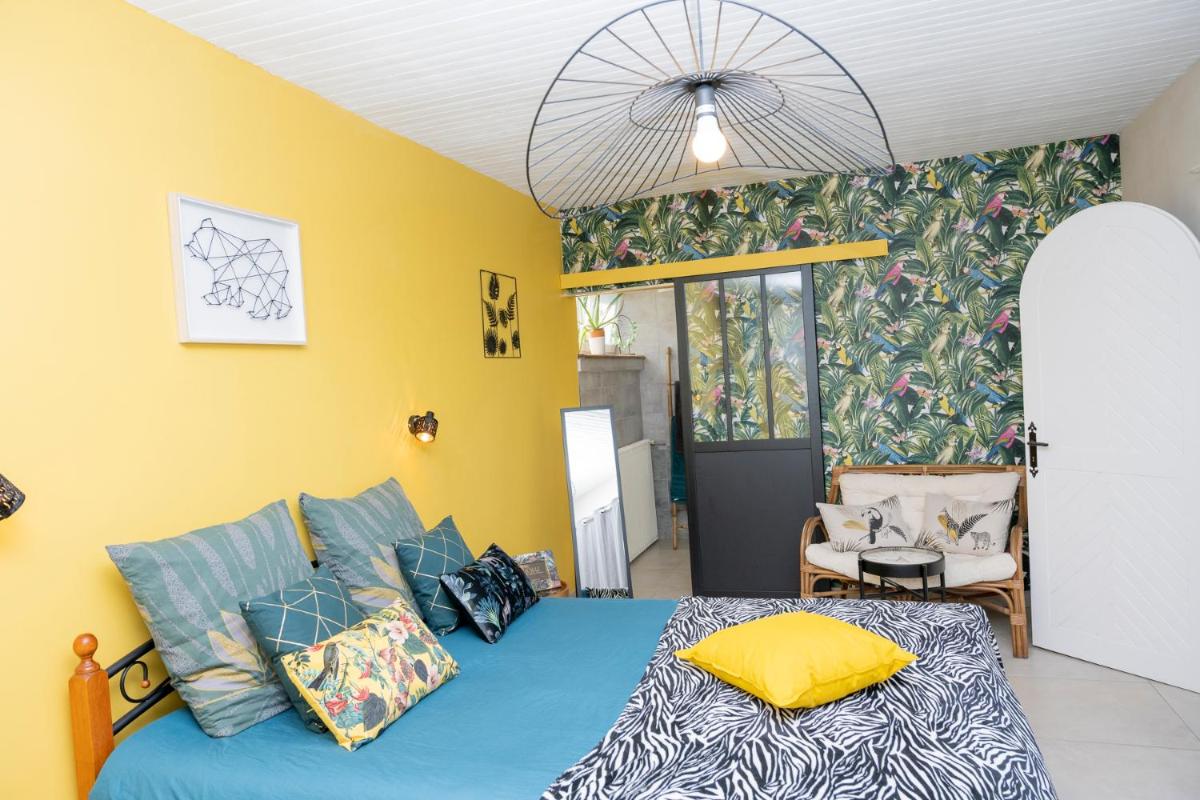 Une HALTE Quelque PART - Housity