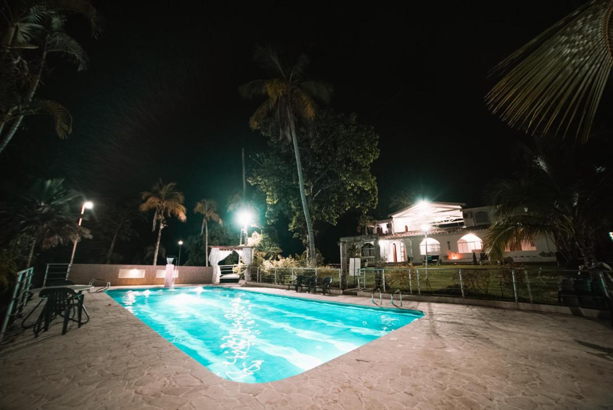 Amaranthus Hotel - Housity