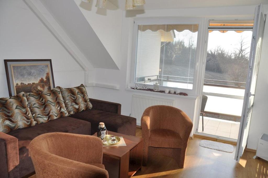 Suitetrails - Apartmán Panoráma Podhájska