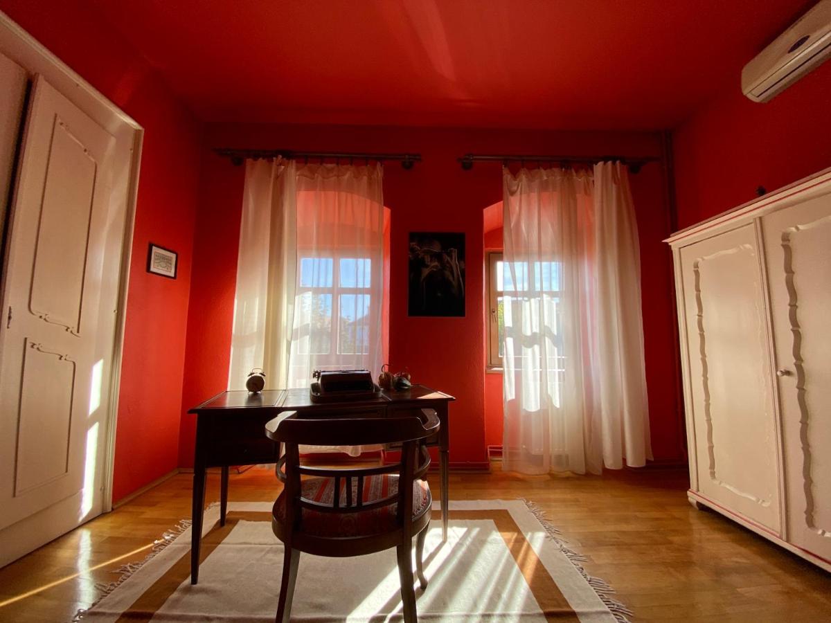 Vörös Guest House - Housity