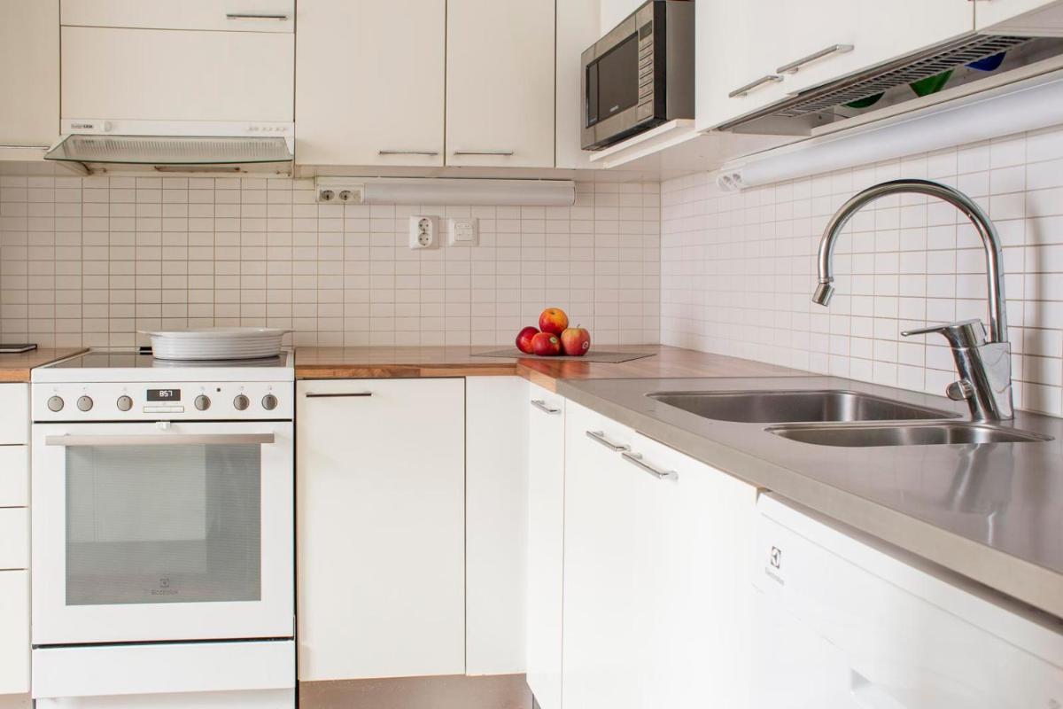 Moderni huone rauhallisella alueella ! - Housity