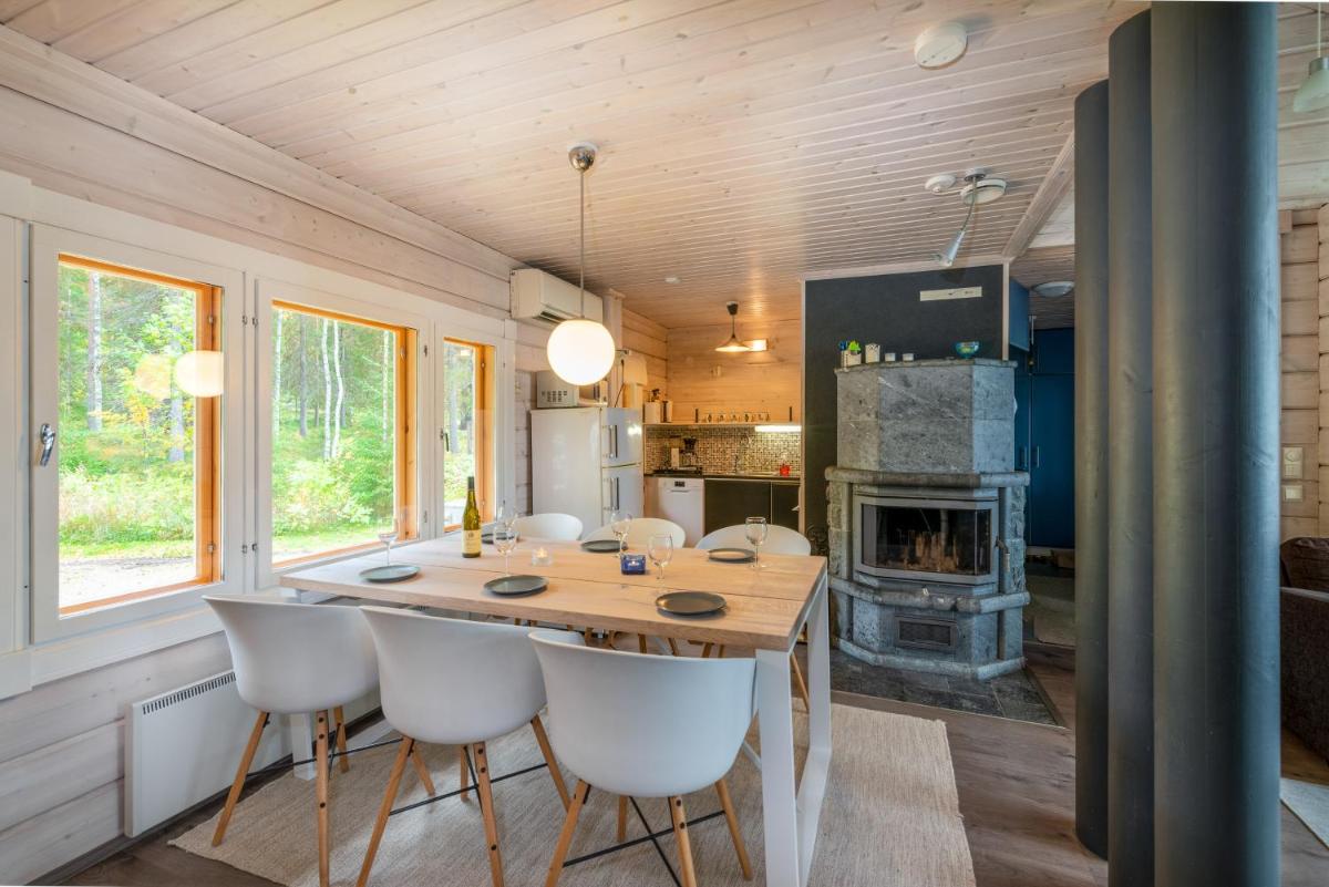 Lähderinne - 2 bedroom log cabin, private beach, wifi & sauna - Housity