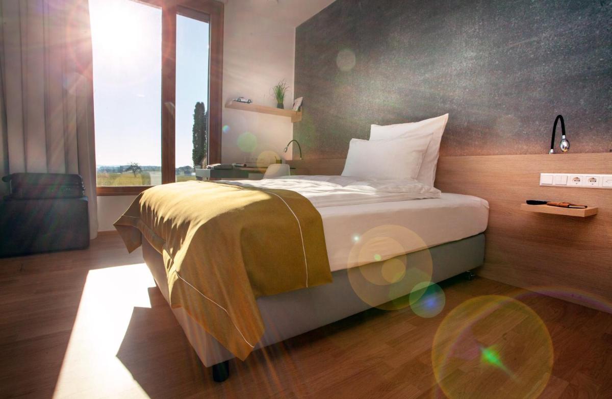 DEKRA Congresshotel Wart - Housity
