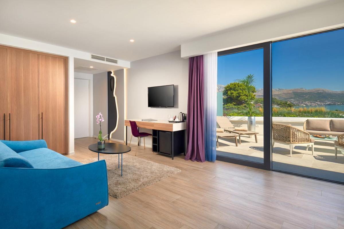 Amphora Hotel - Housity