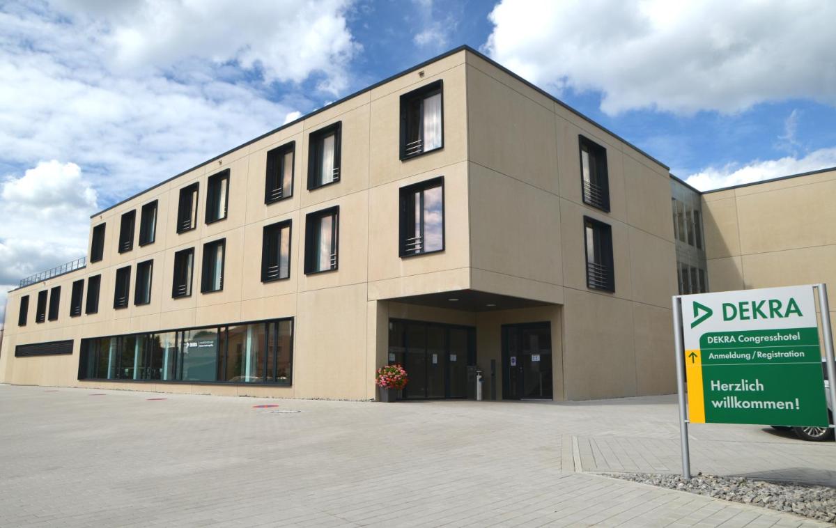 DEKRA Congresshotel Wart - Housity