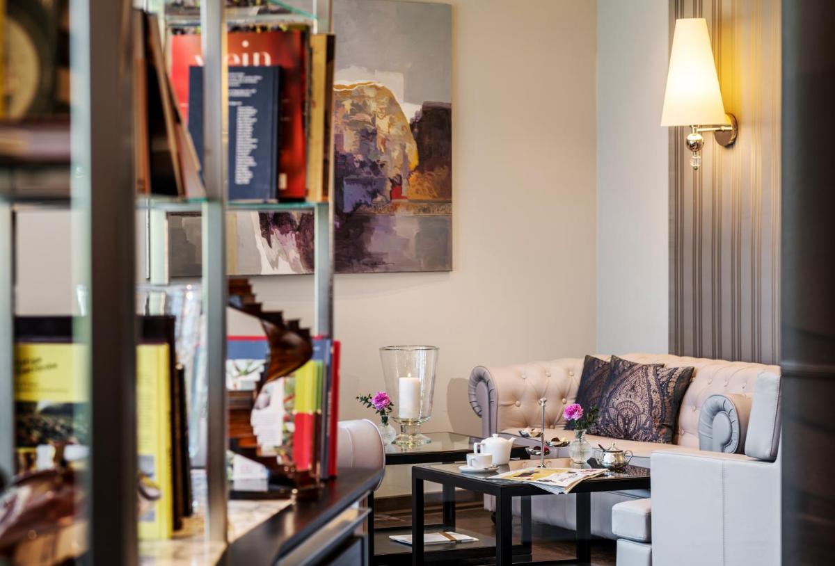 Ein Sitzbereich in der Unterkunft Parkhotel Bremen – ein Mitglied der Hommage Luxury Hotels Collection