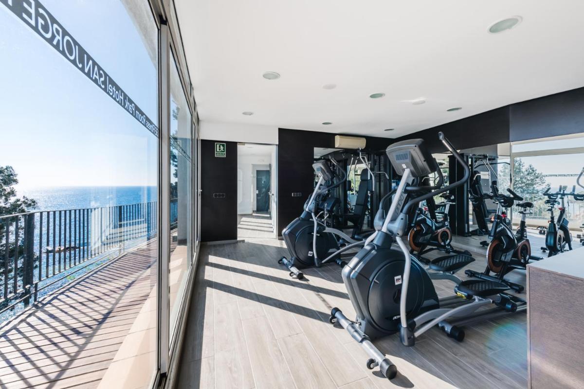 Gimnasio o instalaciones de fitness de Park Hotel San Jorge & Spa by Escampa Hotels