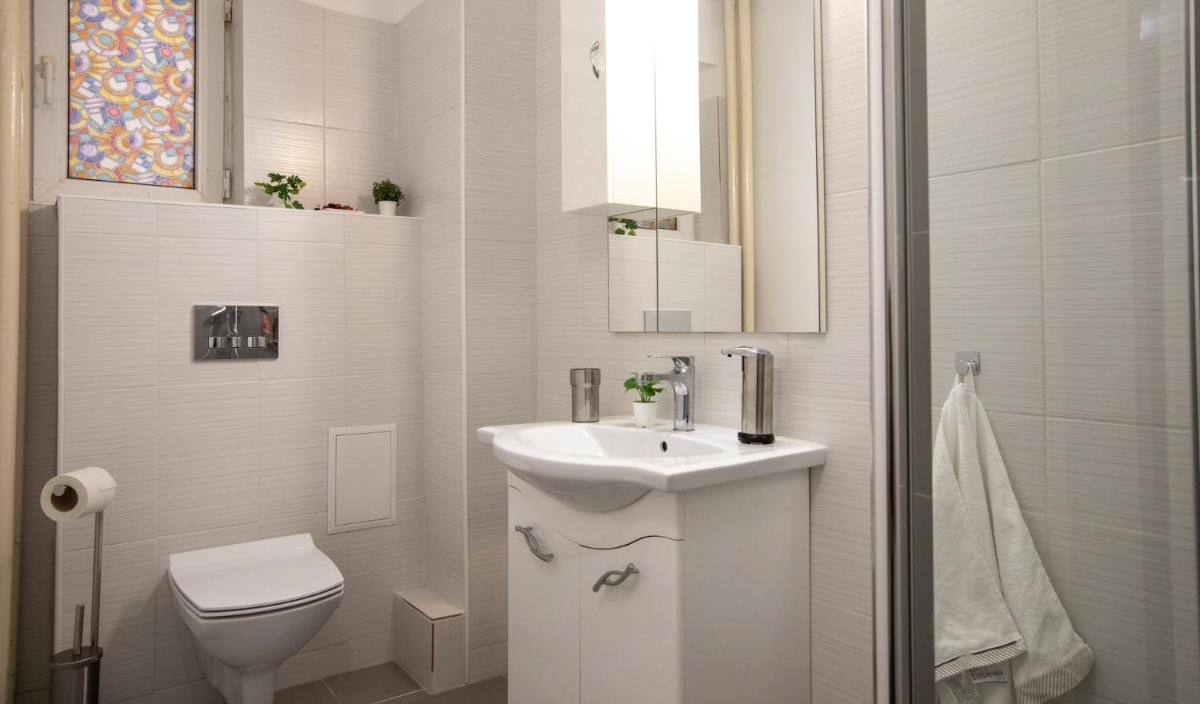 Suitetrails - Aquarium Apartment Grivita