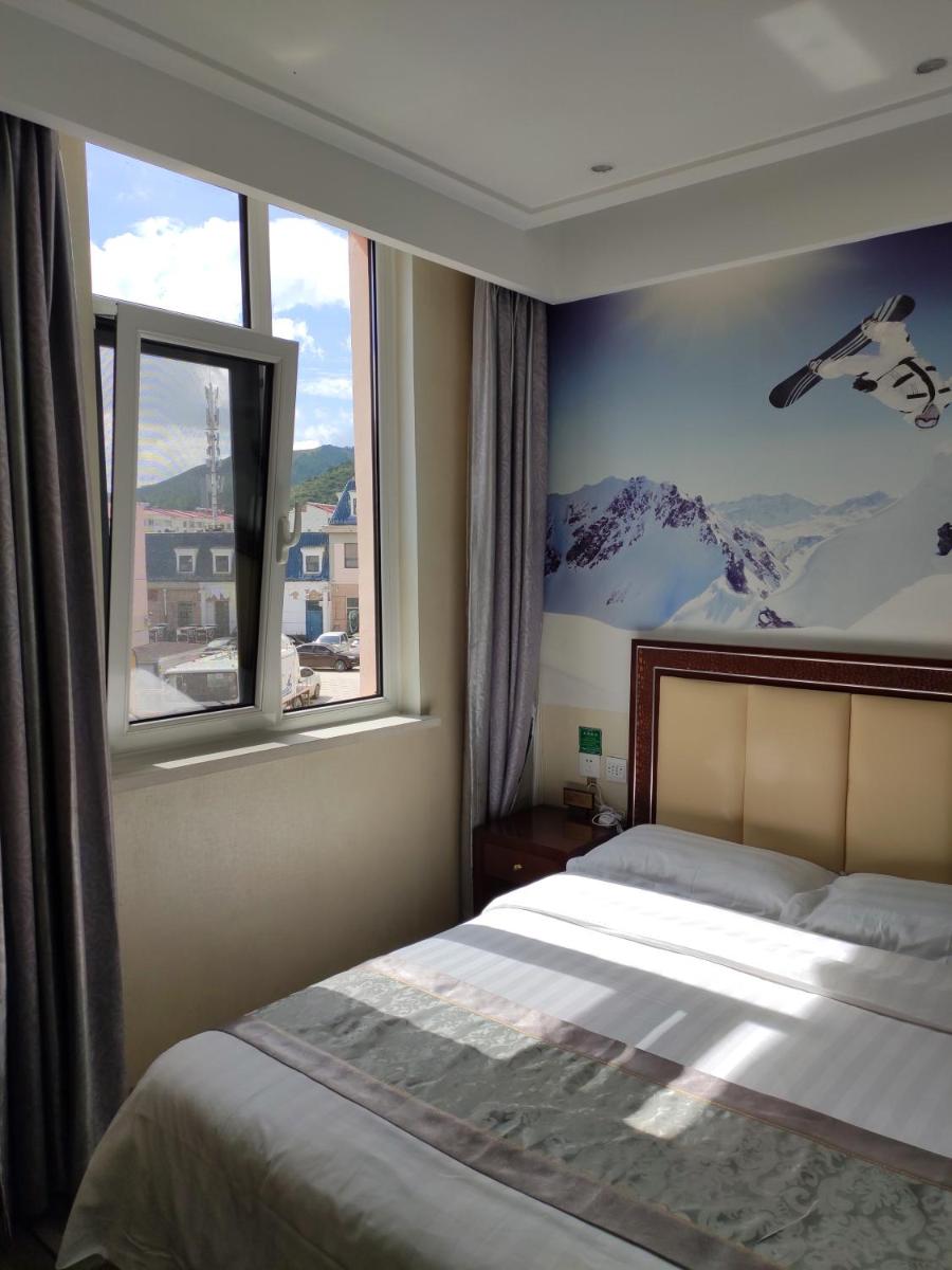 Carpool Fun Hotel Zhangjiakou Chongli - Housity