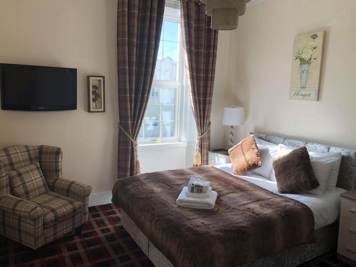 Haughton Arms Hotel - Housity