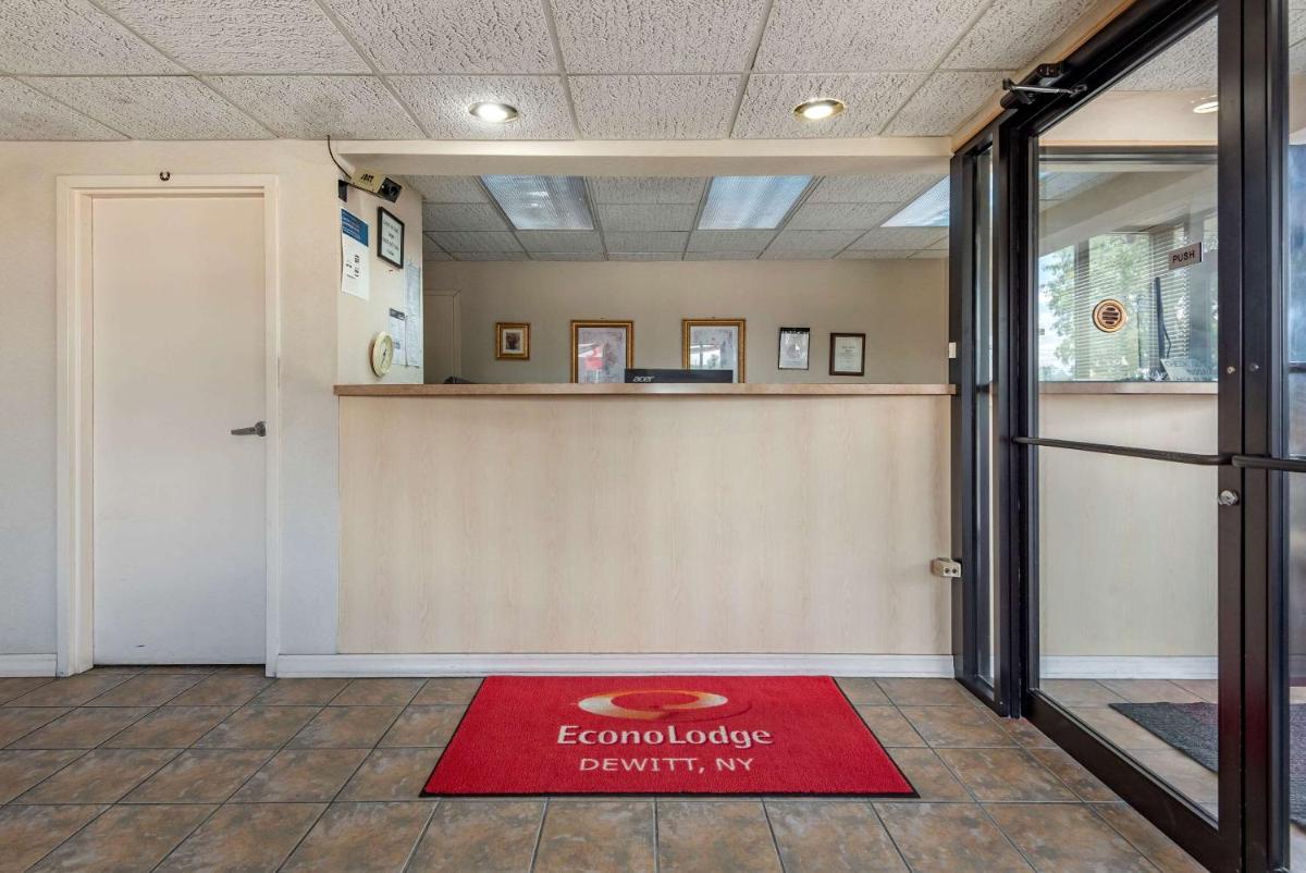 Econo Lodge Dewitt I-90 - Housity