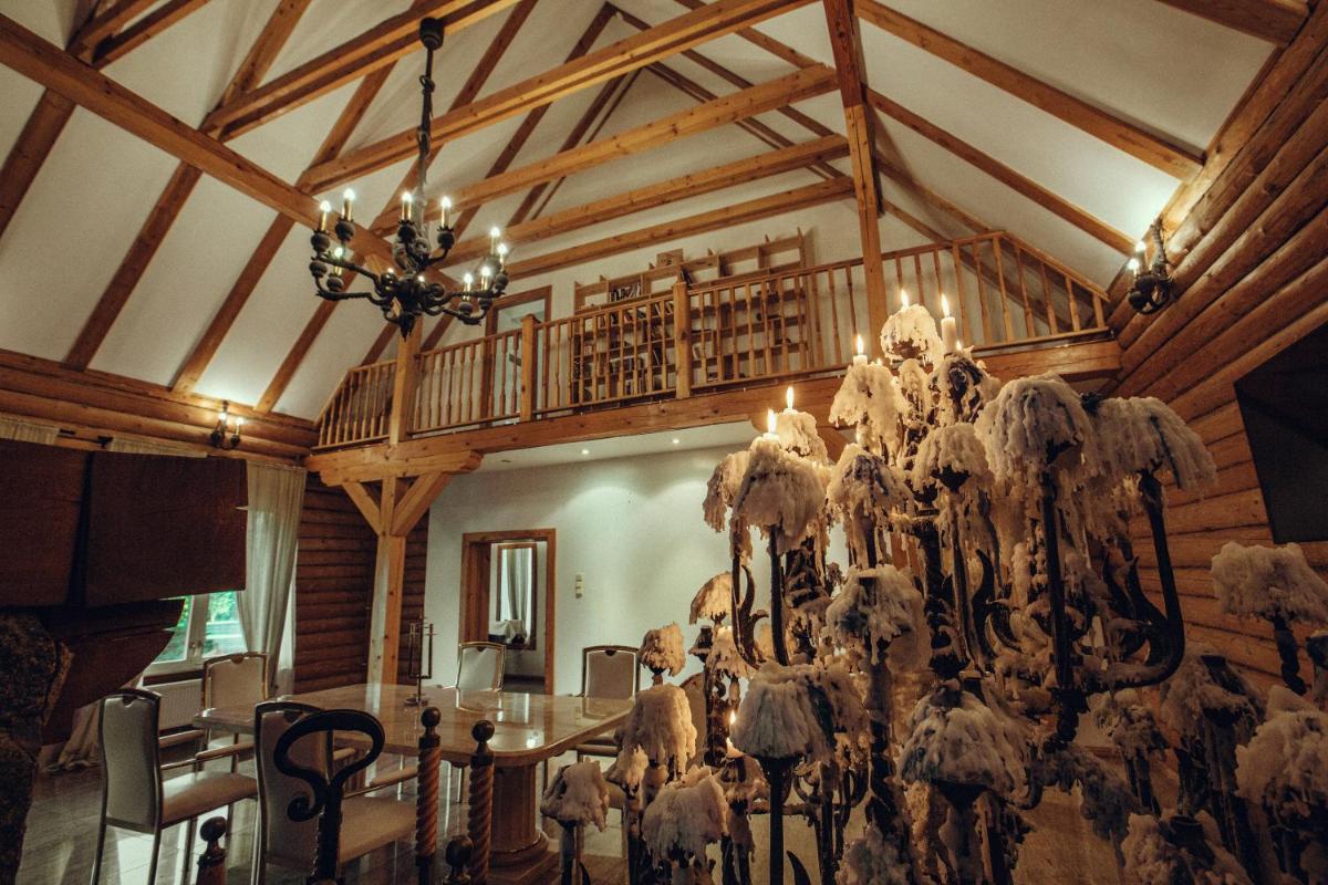 Candle House - Housity