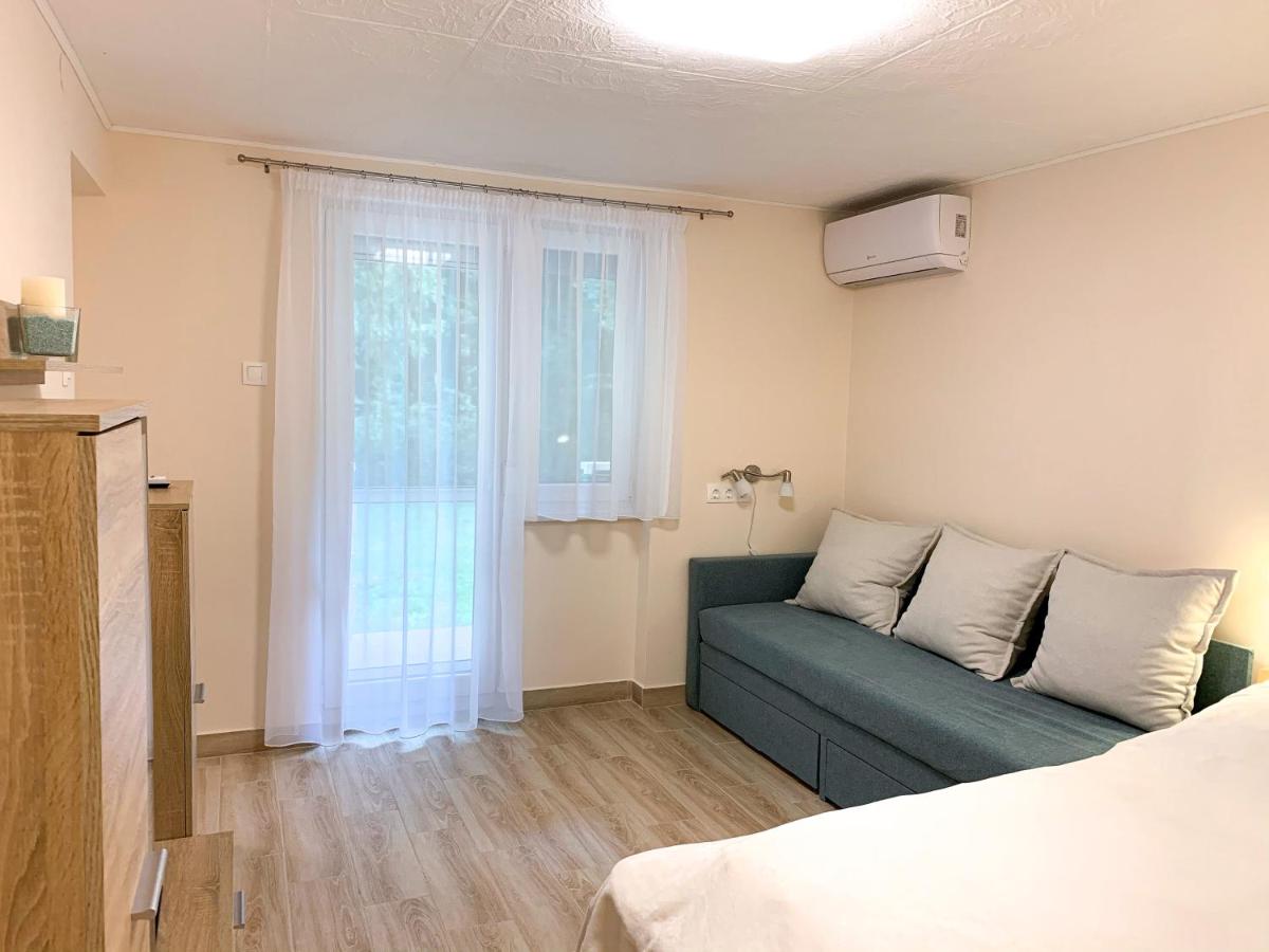 Szieszta Szófia Apartman - Housity