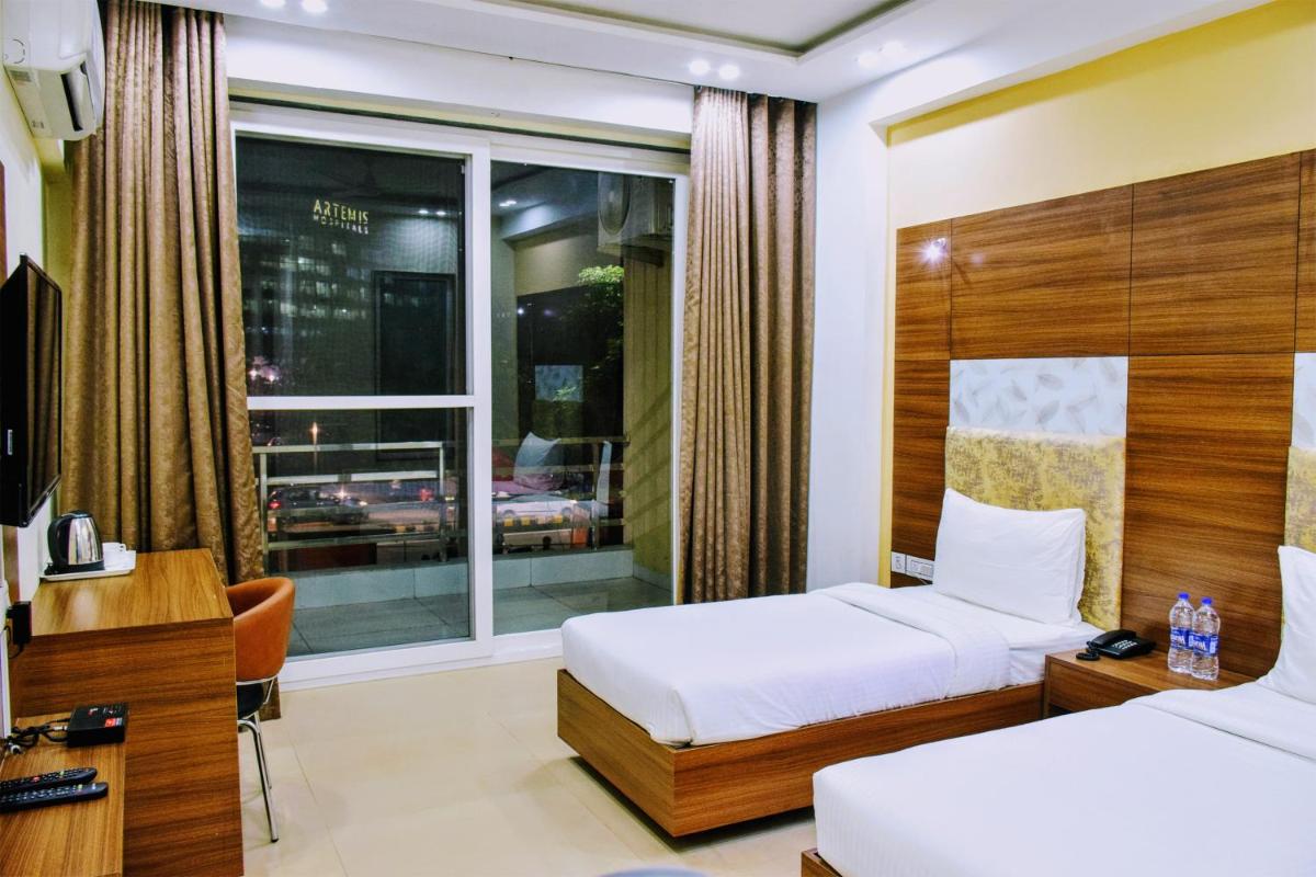 Hotel When In Gurgaon - Opposite to Artemis Hospital - Housity