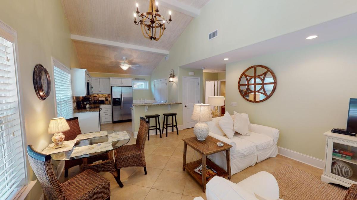 ARRIVE DUPLEX by Jekyll Realty - Housity