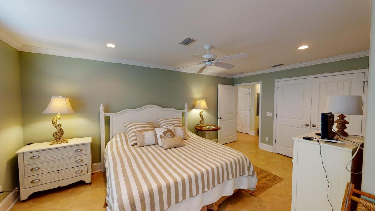 ARRIVE DUPLEX by Jekyll Realty - Housity