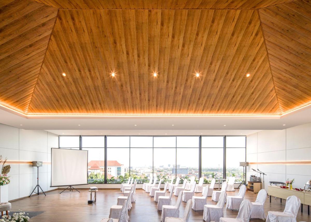 Suitetrails - Zest Sukajadi Bandung by Swiss-Belhotel International