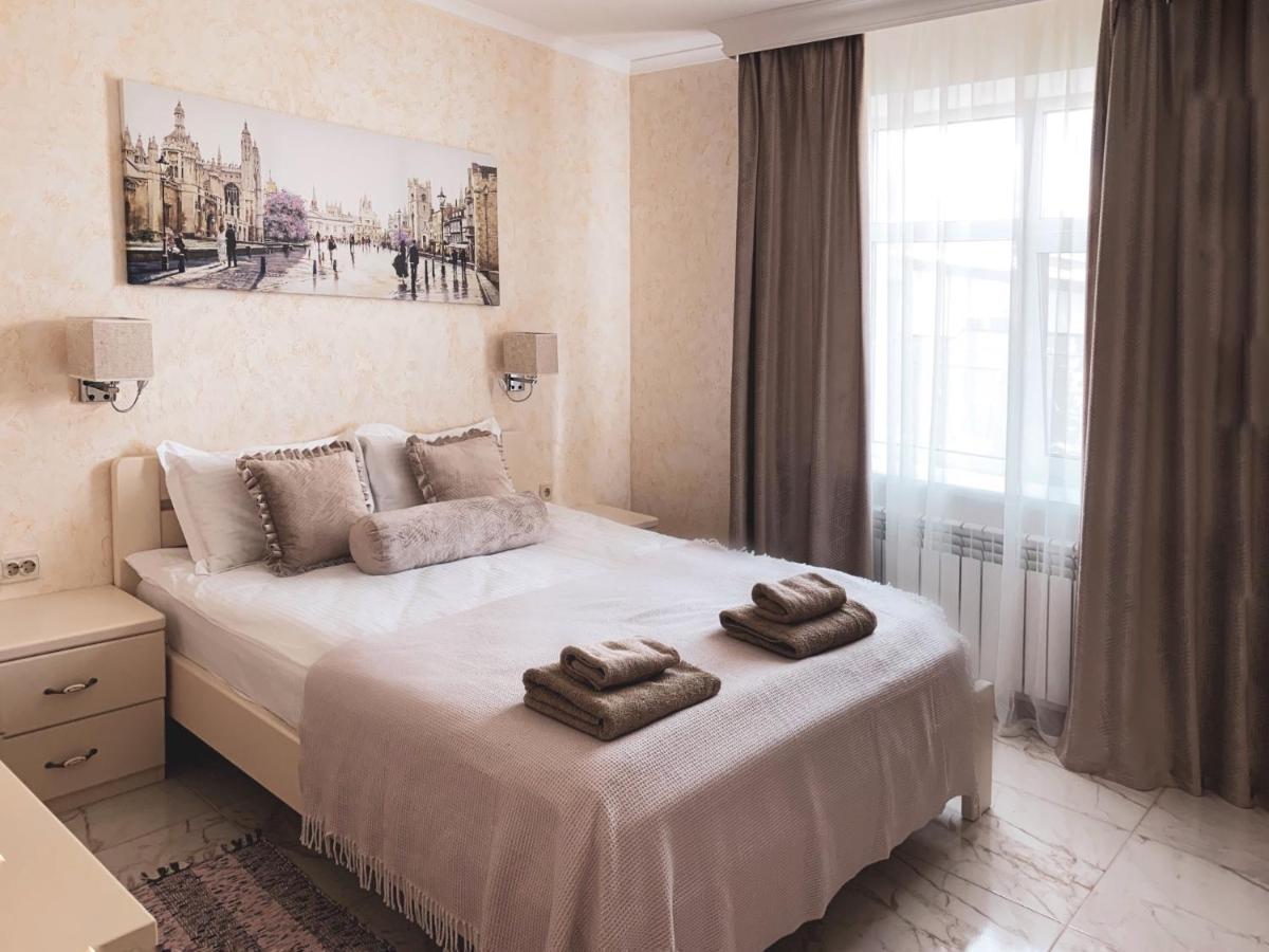 Starosvetskiy Pan - Housity