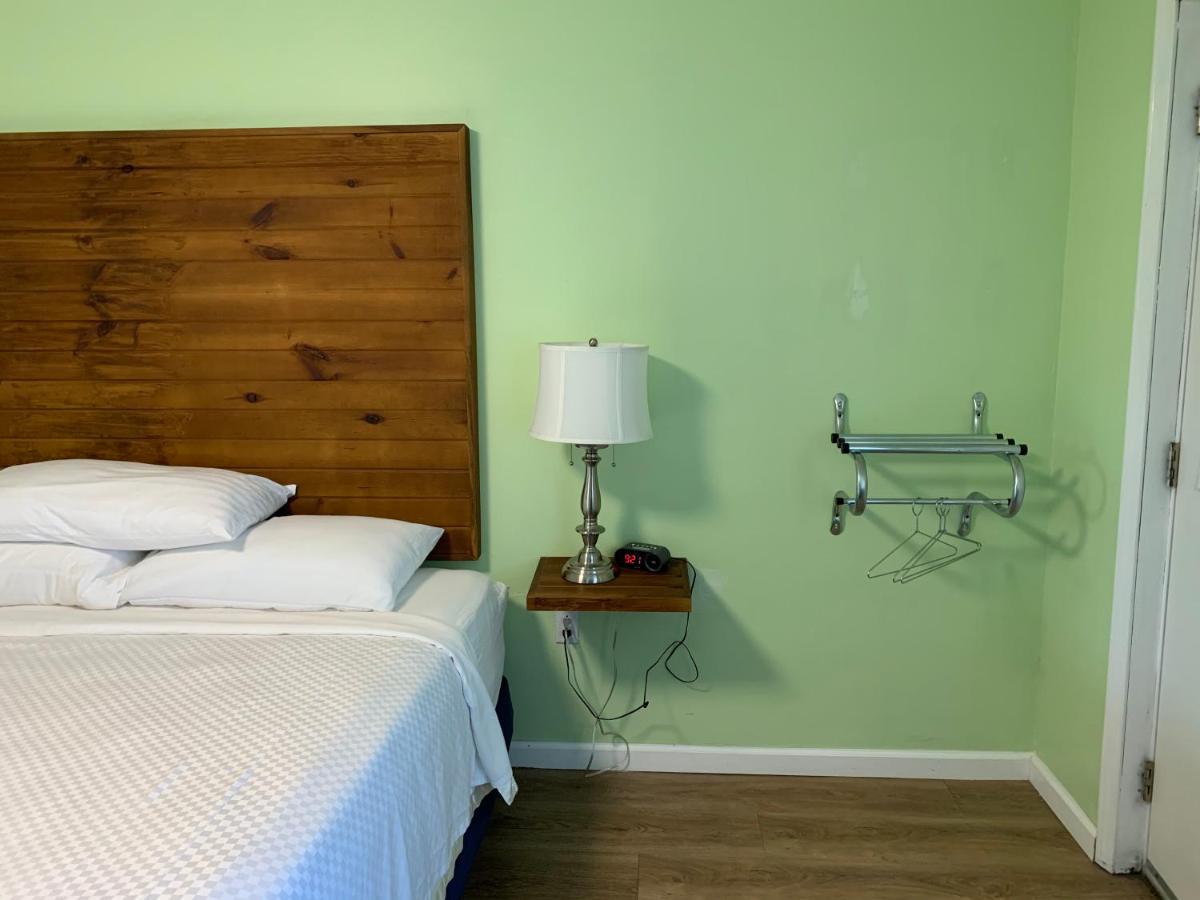 Lake Inn - Housity