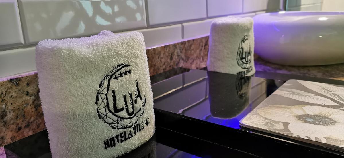 Hotel Lua - Housity