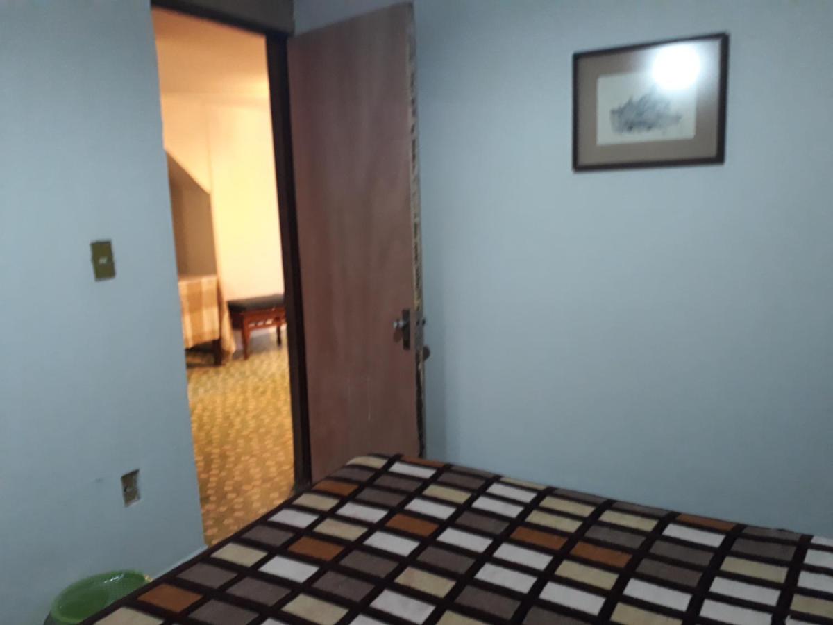 Casa entera sólo para ti. Sencilla y cómoda para familia, estudios o trabajo - Housity