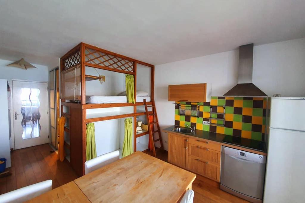 Miramare studio pieds dans l eau vue mer féerique 180 féerique - Housity