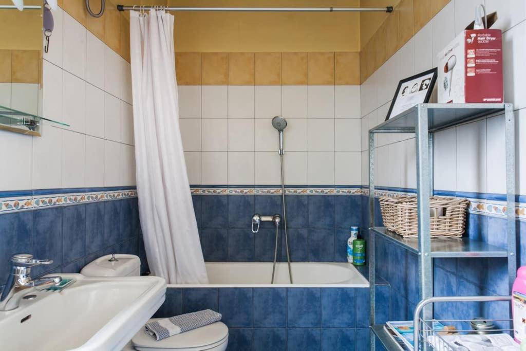 Suitetrails - Mid century 3 bdr city centre townhouse