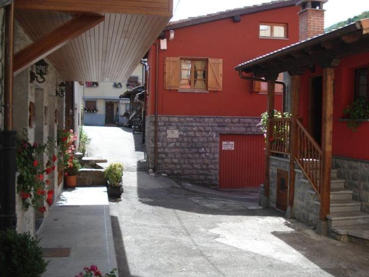 Apartamentos Rurales Les Martes - Housity