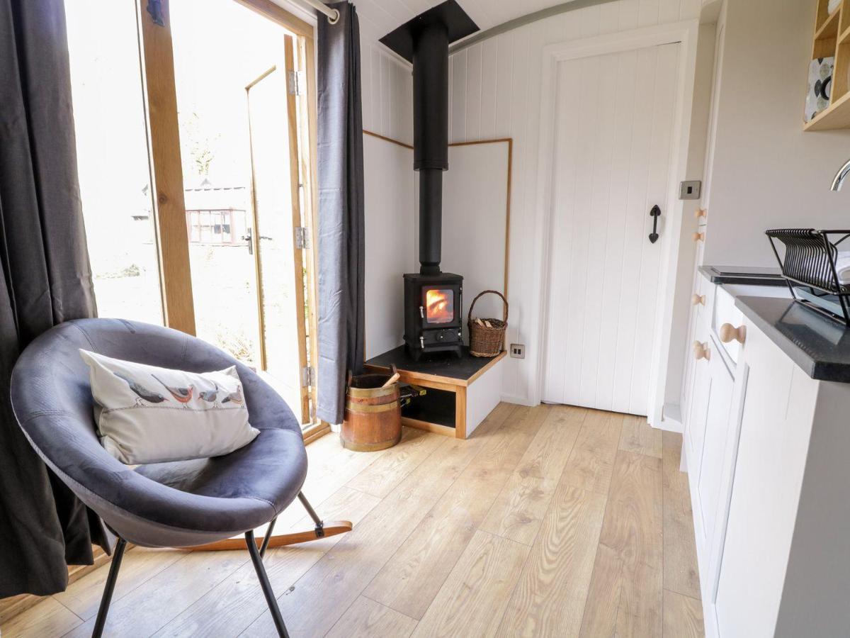 Betws View, Shepherd Hut - Housity