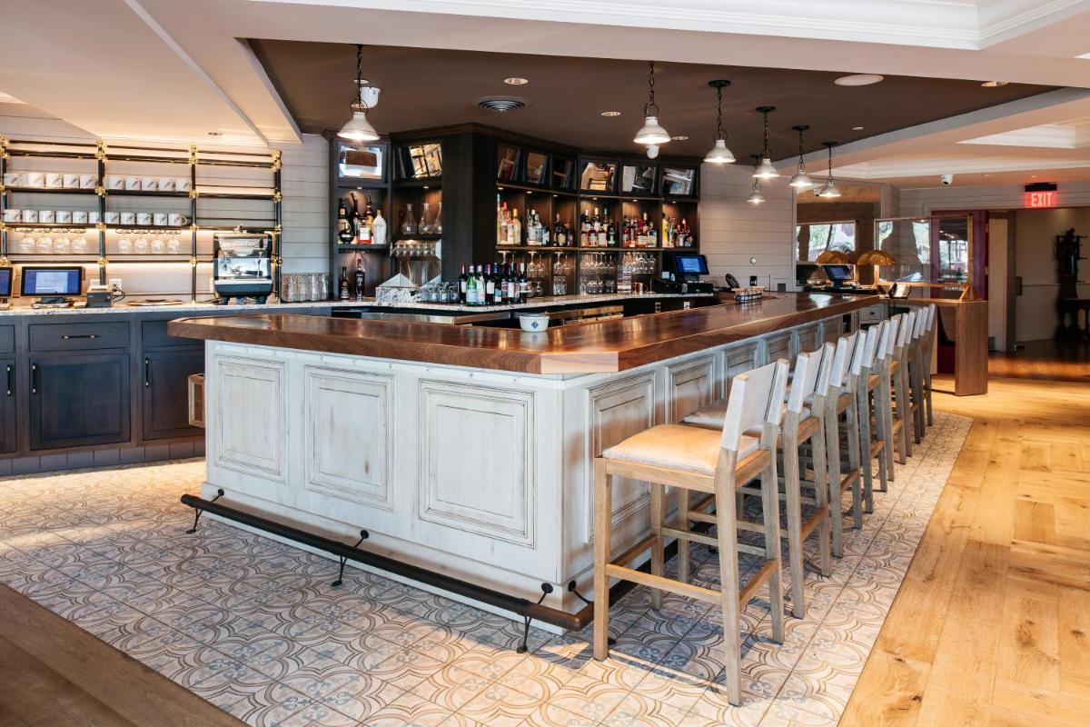 St James Hotel - Housity