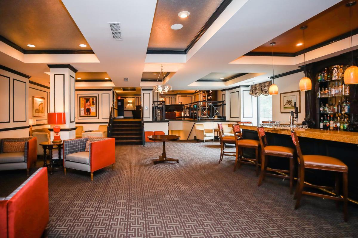 Dunhill Hotel - Hizvo