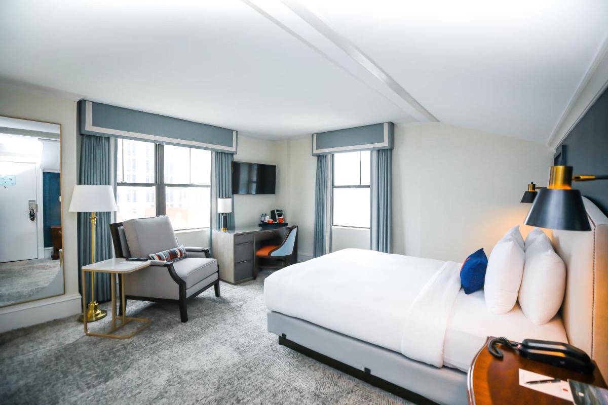Dunhill Hotel - Hizvo