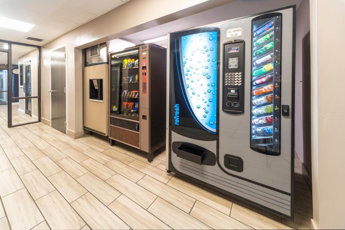 BridgePointe Inn & Suites by BPhotels, Council Bluffs, Omaha Area - Housity
