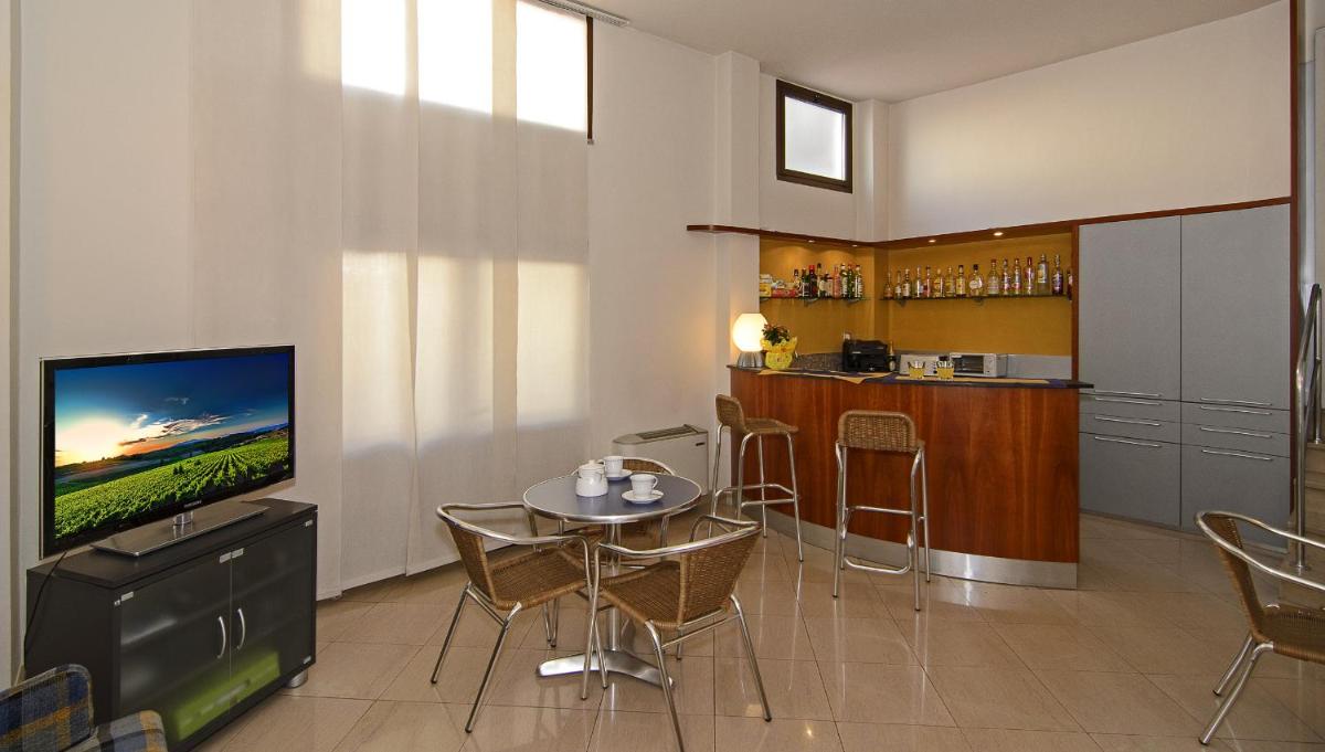 Hotel Lupori - Housity