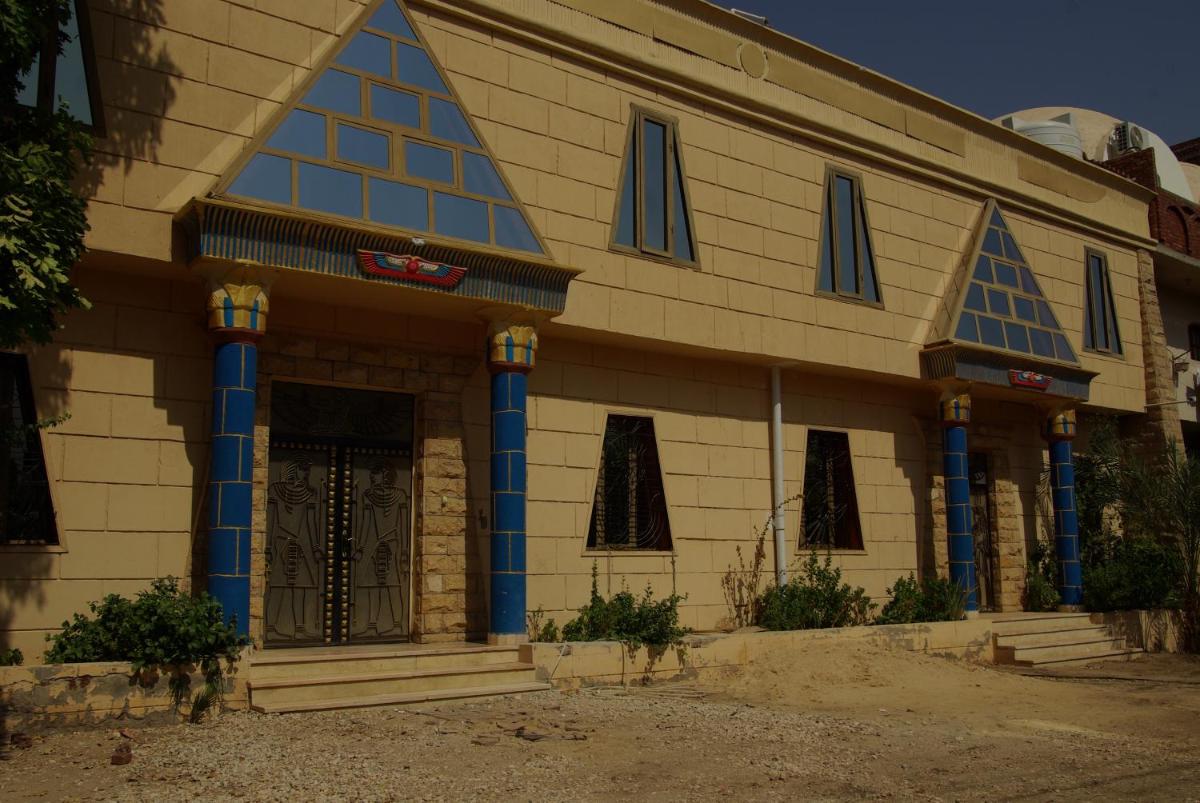 Pyramids Luxor Hotel & SPA - Housity