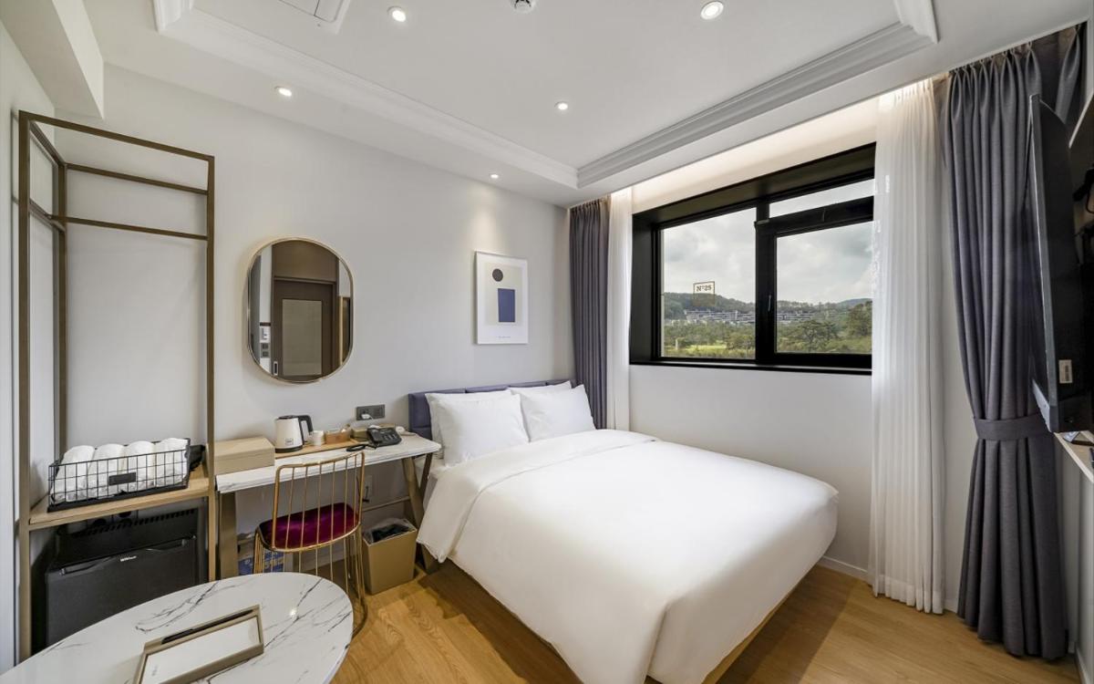 GijangYeonhwari No,25 Hotel - Housity