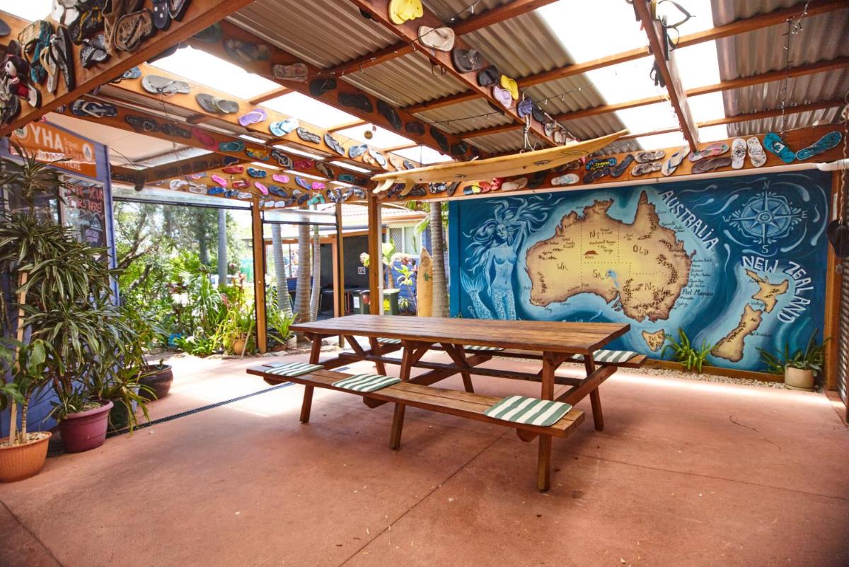 Ozzie Pozzie Backpackers - Port Macquarie YHA - Housity