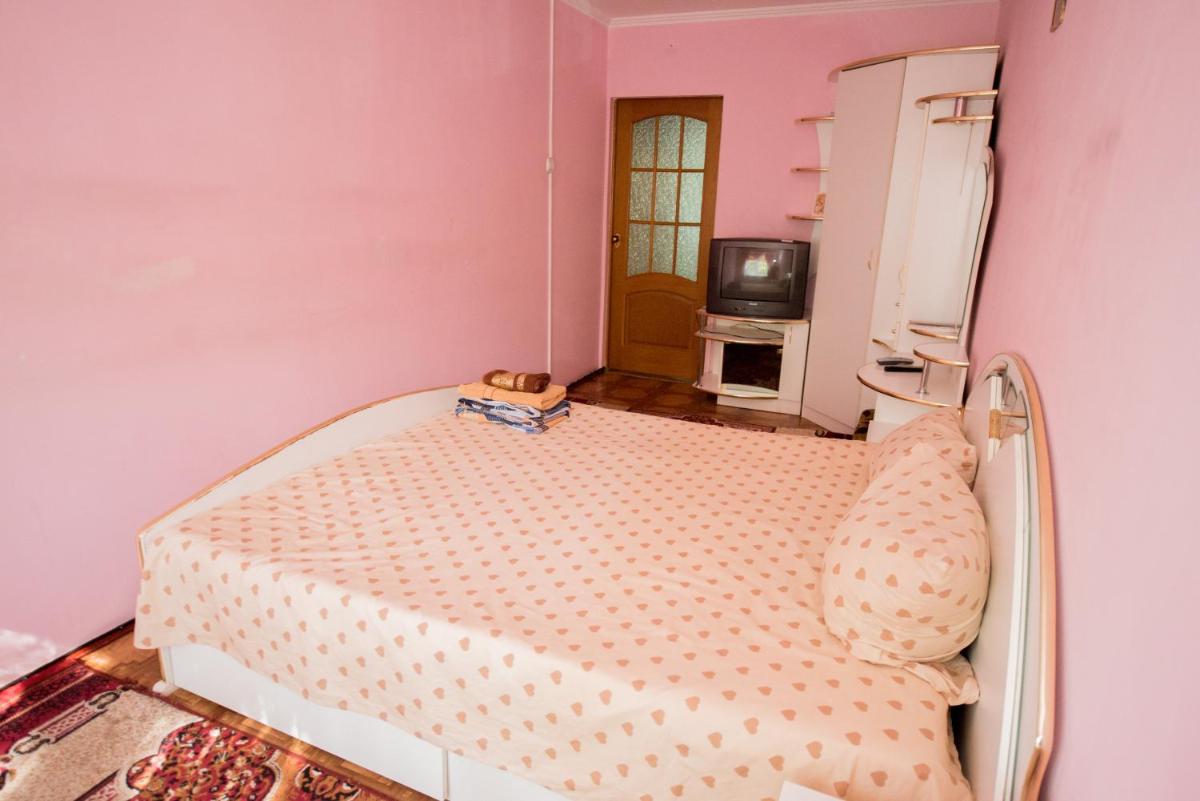 Затишна 2 кімнатна квартира, Тролейбусна - Housity