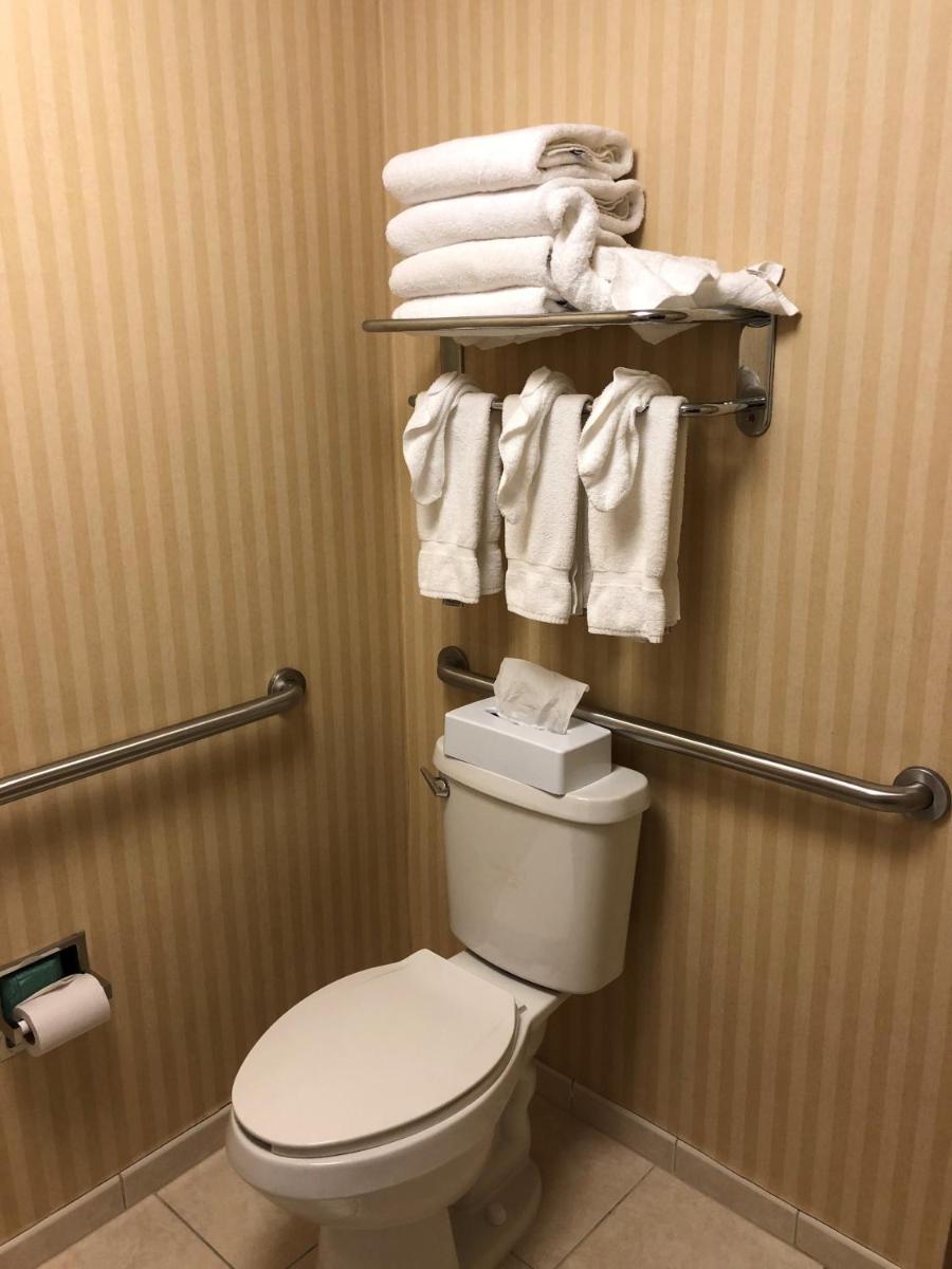 Fort William Henry Hotel - Housity