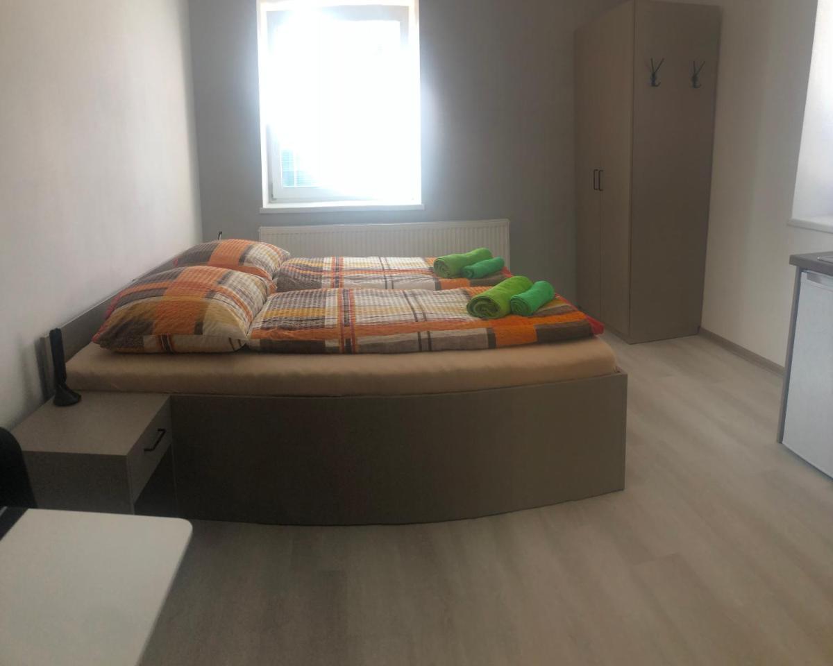 Apartmány U Stadionu - Housity